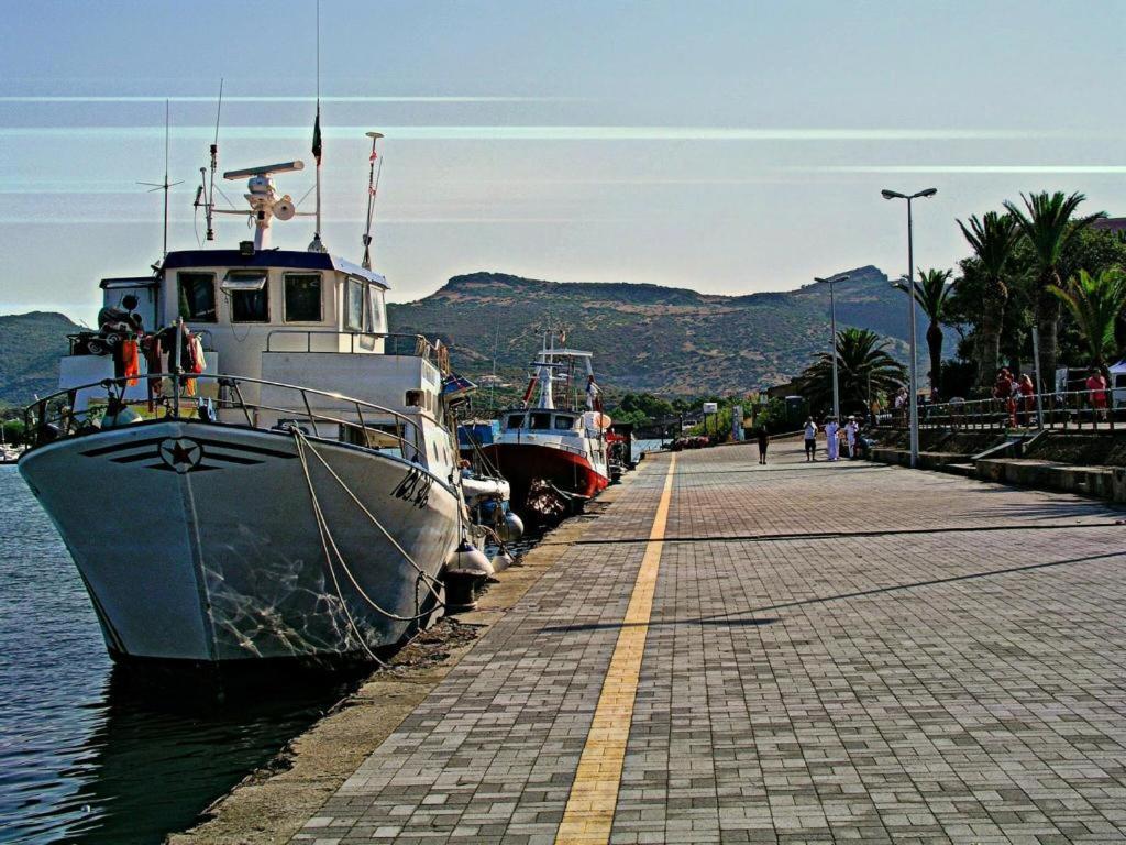 B&B Del Porto Bosa Marina Luaran gambar