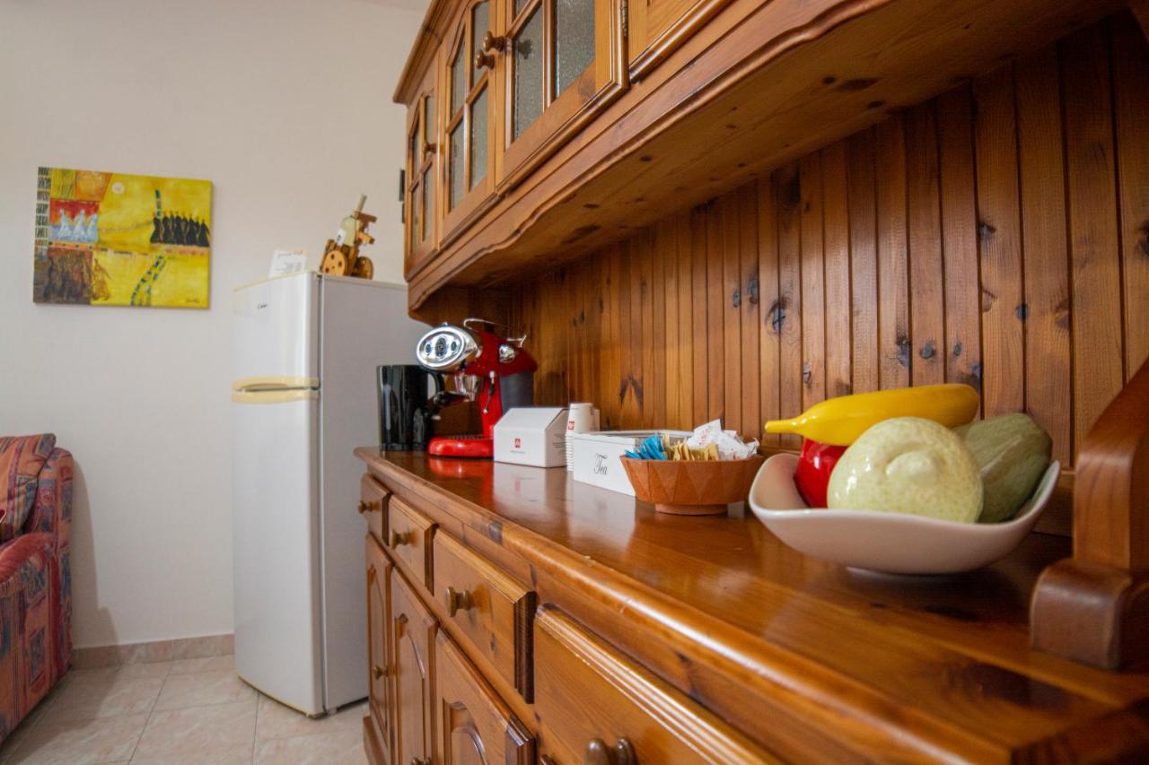 B&B Del Porto Bosa Marina Luaran gambar